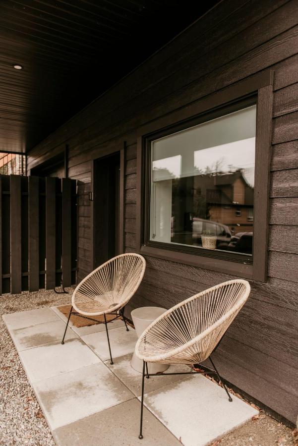 Drift West Coast Getaway Hotel Уклуелет Екстериор снимка