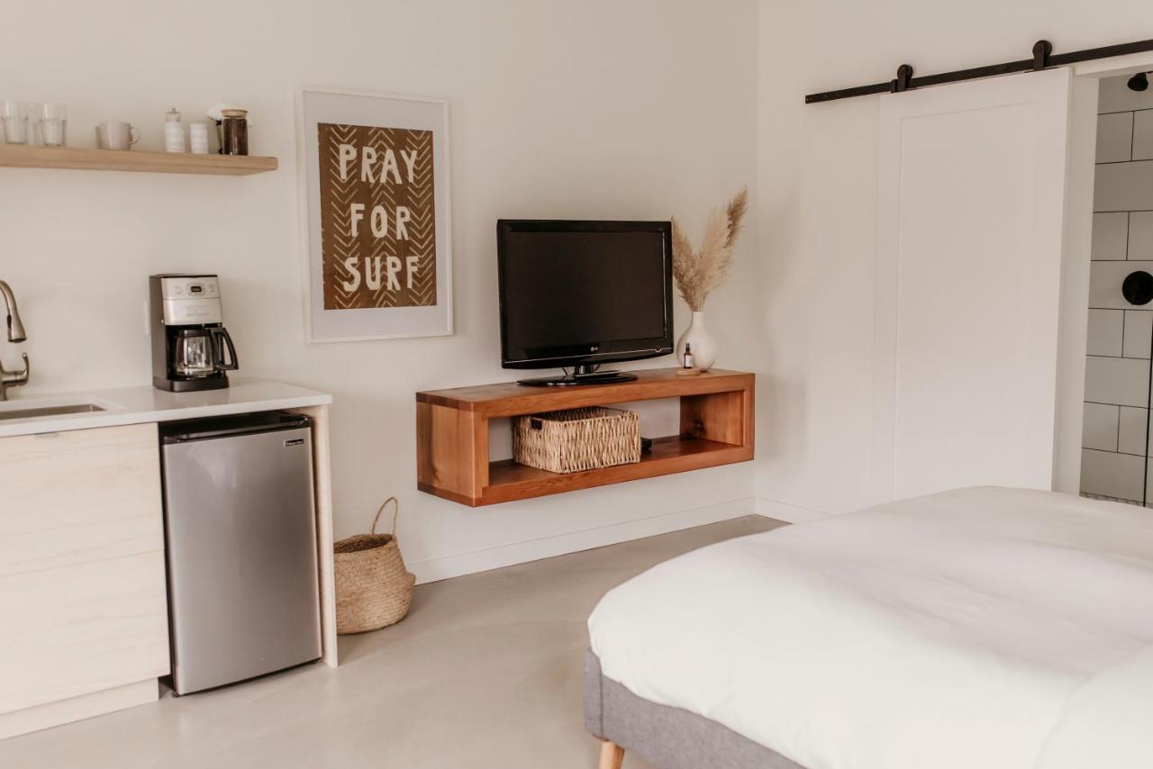 Drift West Coast Getaway Hotel Уклуелет Екстериор снимка